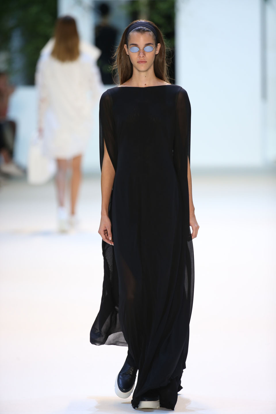 Pauline Hoarau (Elite) Long black jersey crêpe rounded dress