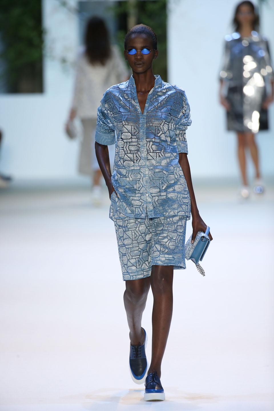 Aamito Lagum (Viva) Sky architectural lurex lace shirt and bermuda Anouk City in lurex lace