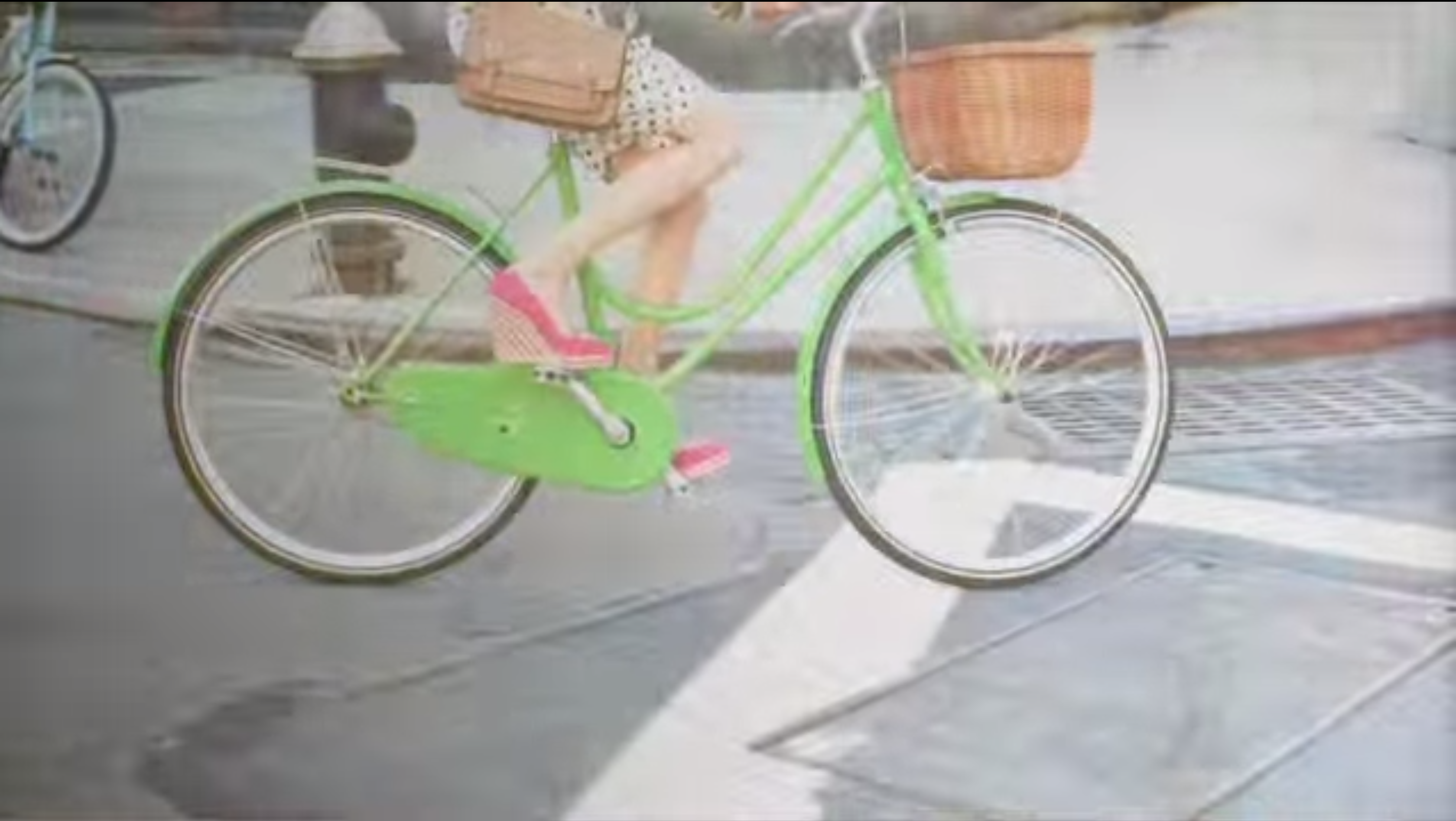 Kate Spade New York “A Bike About Town” :: Greta Eagan by Evan Savitt –  MITH Magazine
